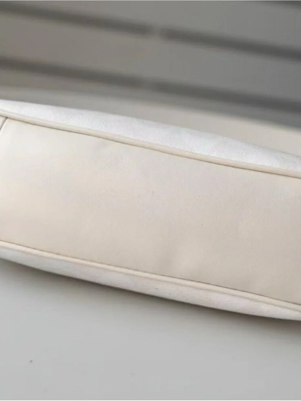Coach White Leather Shoulder Bag with Gold Chain Strap